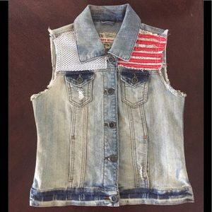 Hot kiss jean vest
